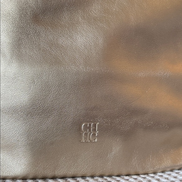 Carolina Herrera Elegant Gold Tote - Picture 3 of 7